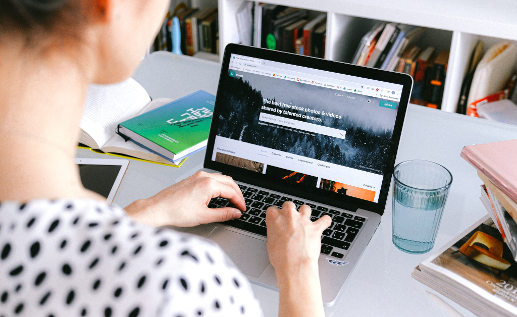 ফ্রিল্যান্সিং আসলে কি এবং ফ্রিল্যান্সিং কিভাবে করা হয়